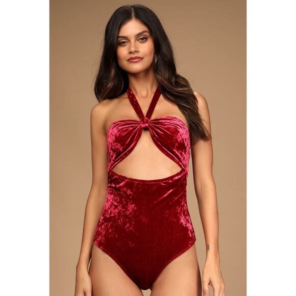 NWT Lulus Luxe Mood Wine‎ Red Crushed Velvet Cutout Halter Bodysuit - Picture 1 of 10